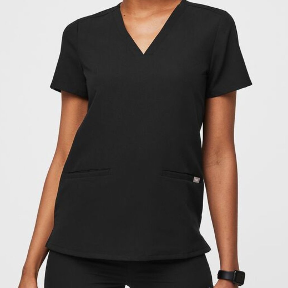FIGS  Women's Black Casma™ - Three-Pocket Scrub Top - XS / Black